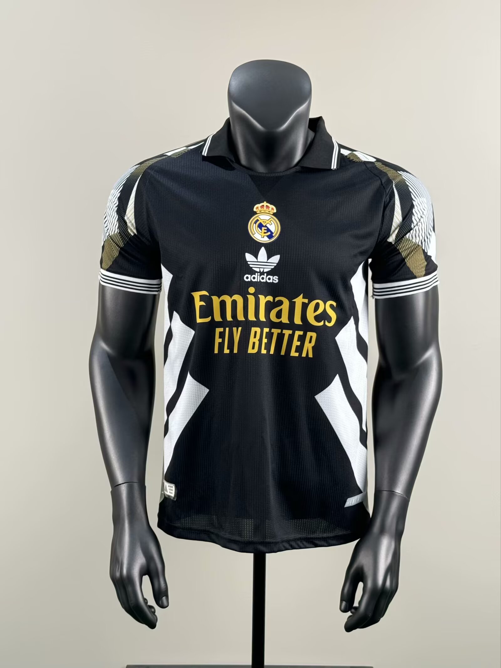 2025/2026 Versión Jugador Camiseta de Fútbol Edición Especial 23 Real Madrid Calidad Tailandesa — Vista 5