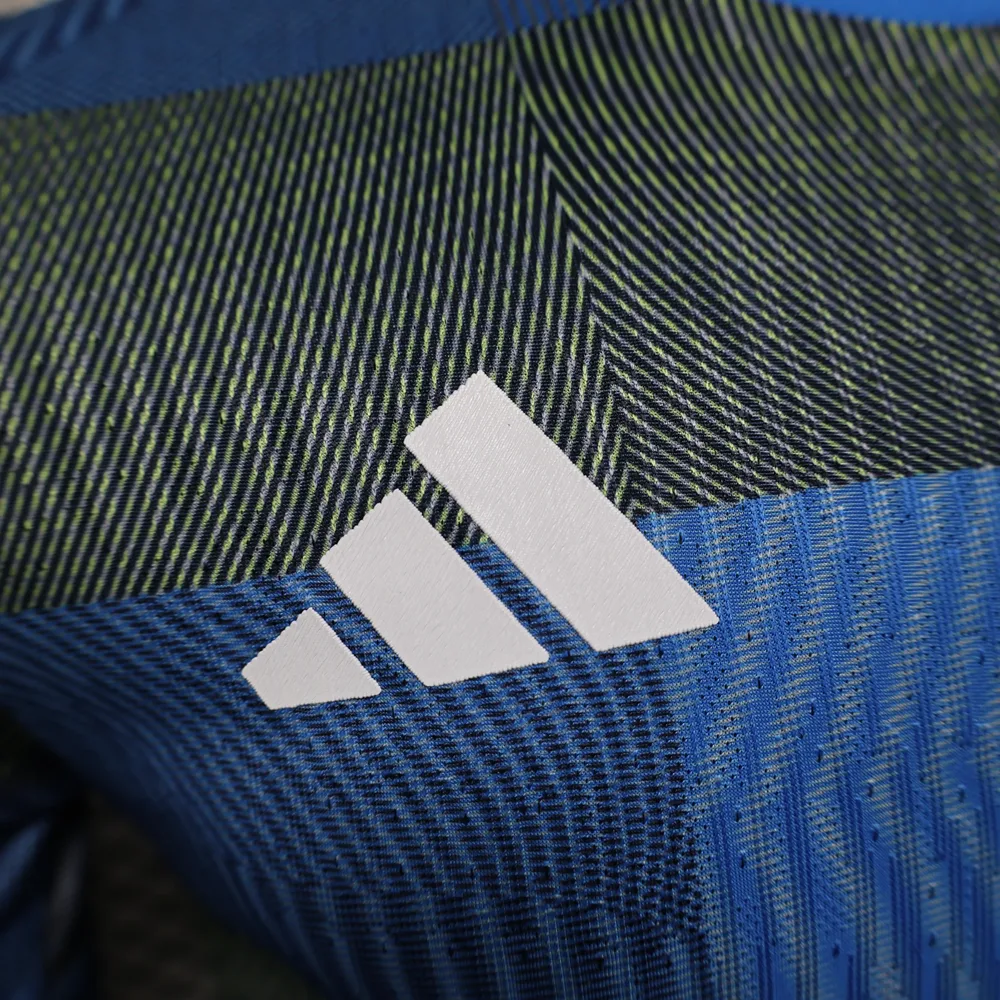 2025/2026 Versión Jugador Real Madrid Ropa de Entrenamiento Prepartido 01 Camiseta de Fútbol Calidad Tailandesa — Vista 4