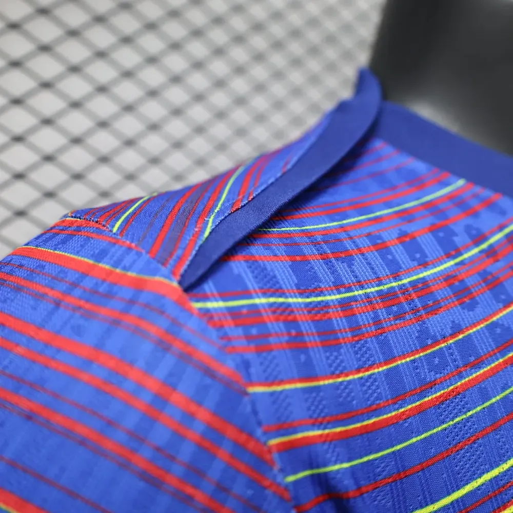 2025/2026 Camiseta de Fútbol Versión Jugador Barcelona Mono de Precompetición Calidad Tailandesa — Vista 7
