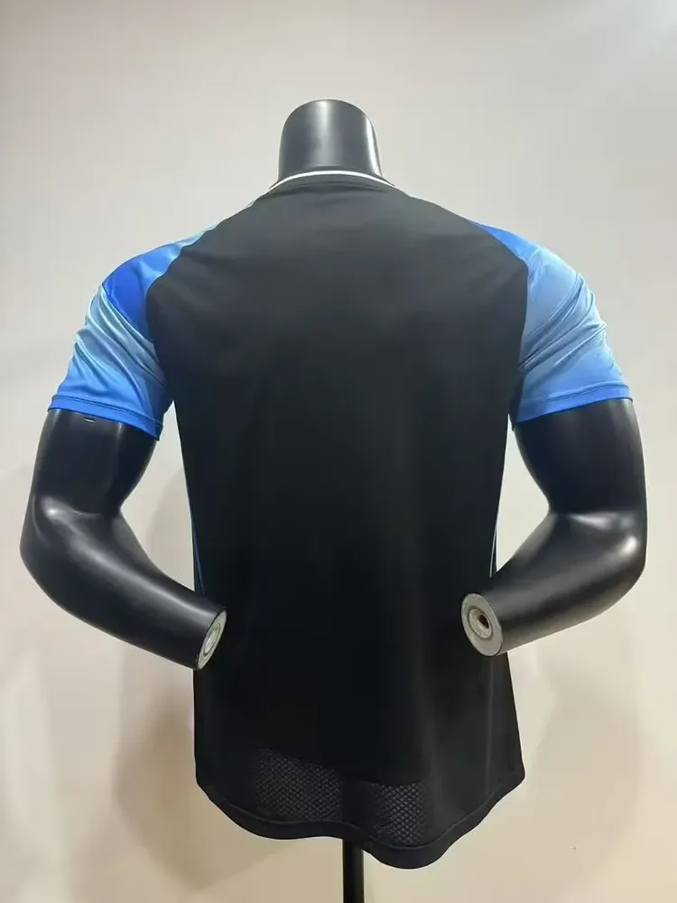 2025/2026 Versión Jugador Real Madrid Edición Especial Negra Camiseta Fútbol Calidad Thai — Vista 2
