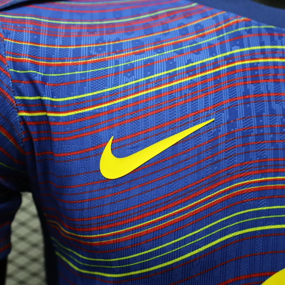 2025/2026 Camiseta de Fútbol Versión Jugador Barcelona Mono de Precompetición Calidad Tailandesa — Vista 4