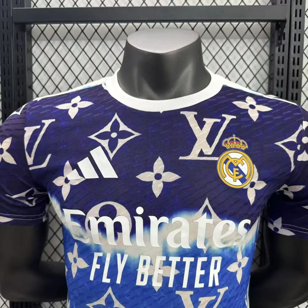 2025/2026 Versión Jugador Real Madrid Edición Especial 37 Camiseta Calidad Tailandesa — Vista 3