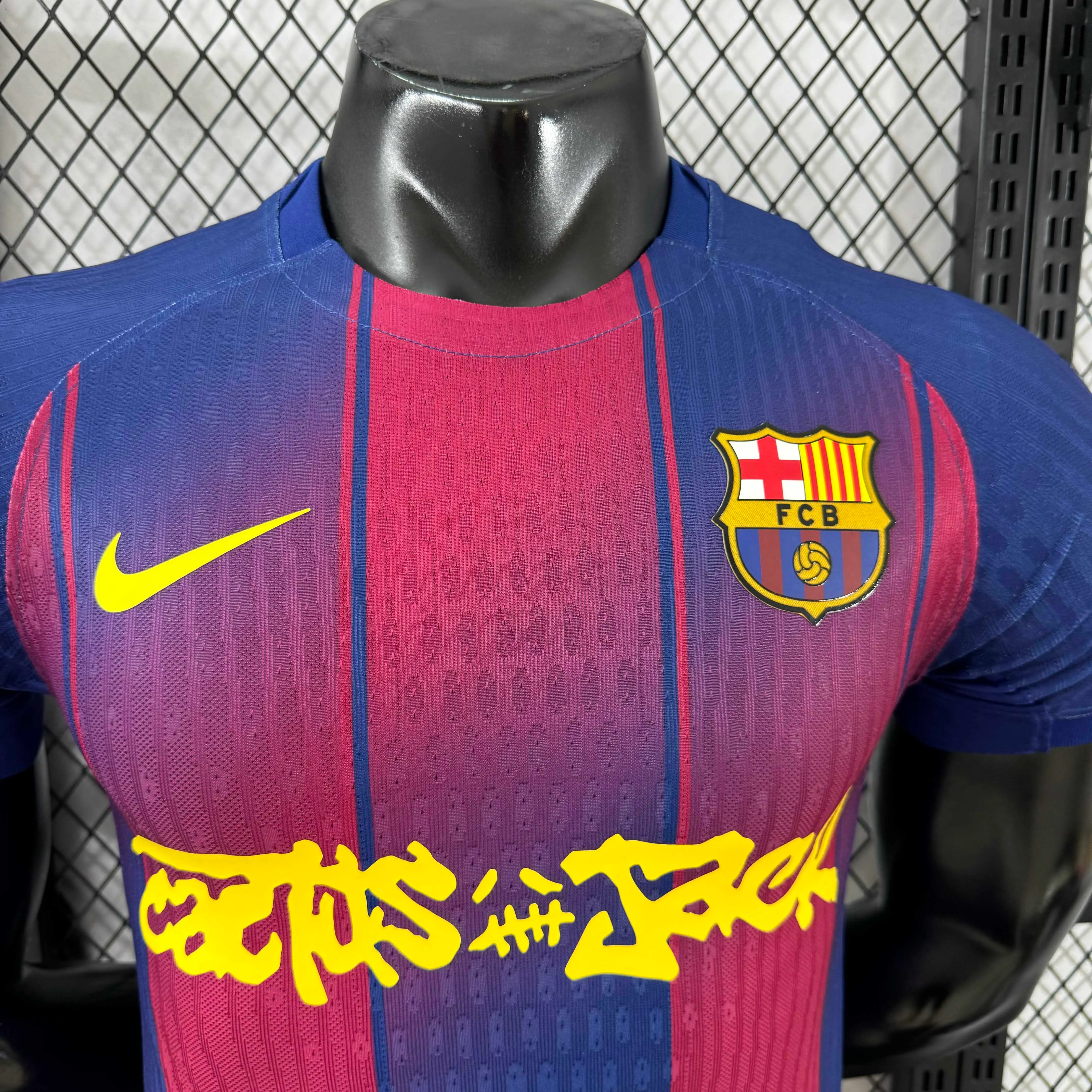 2025/2026 Versión Jugador Camiseta de Fútbol Local Colaboración Barcelona x Travis Scott Calidad Thai — Vista 13