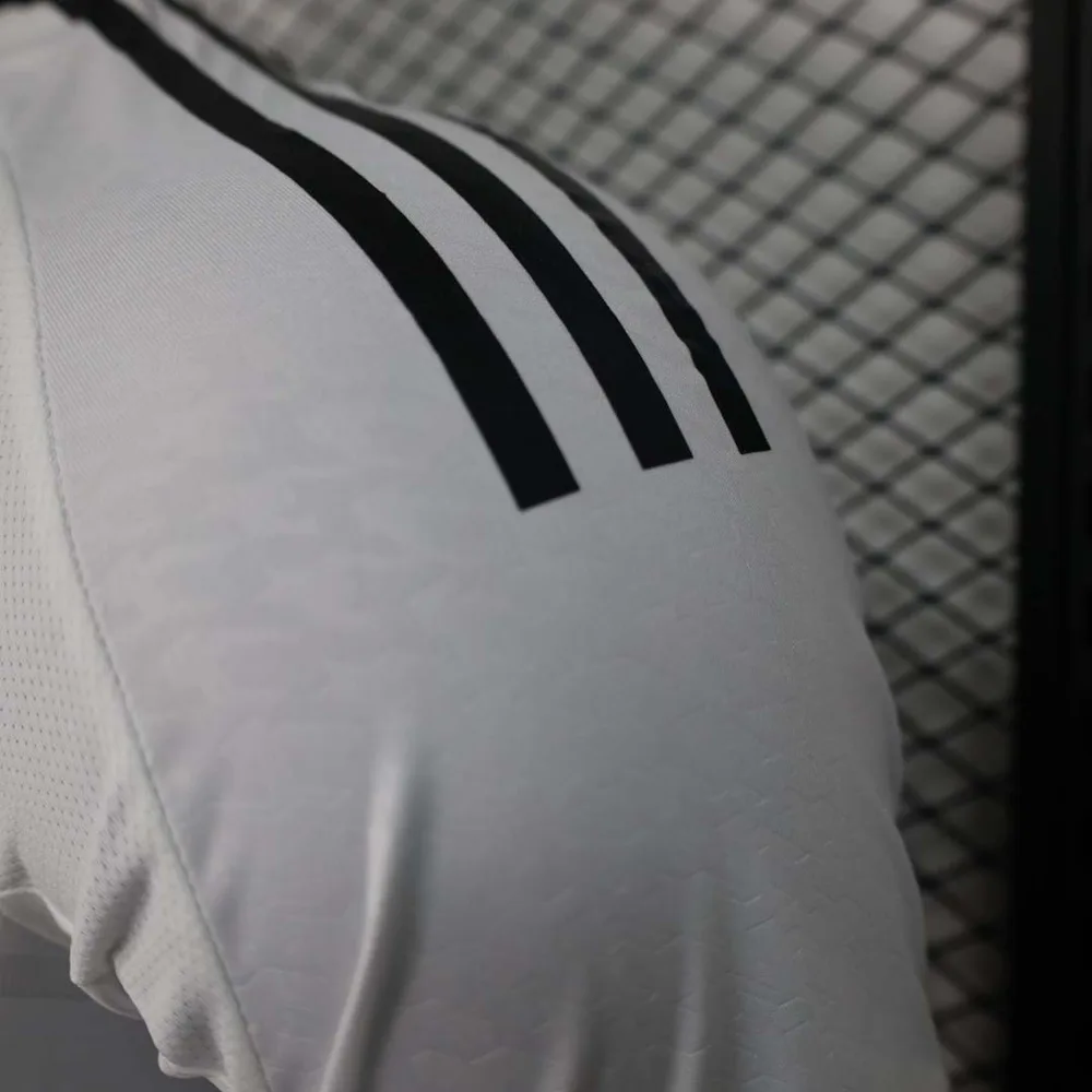 Camiseta de Fútbol Local del Real Madrid Versión Jugador 2024/2025 Calidad Tailandesa — Vista 8