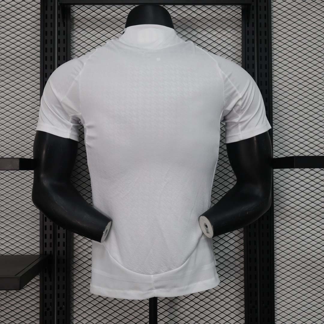 Camiseta de Fútbol Local del Real Madrid Versión Jugador 2024/2025 Calidad Tailandesa — Vista 13