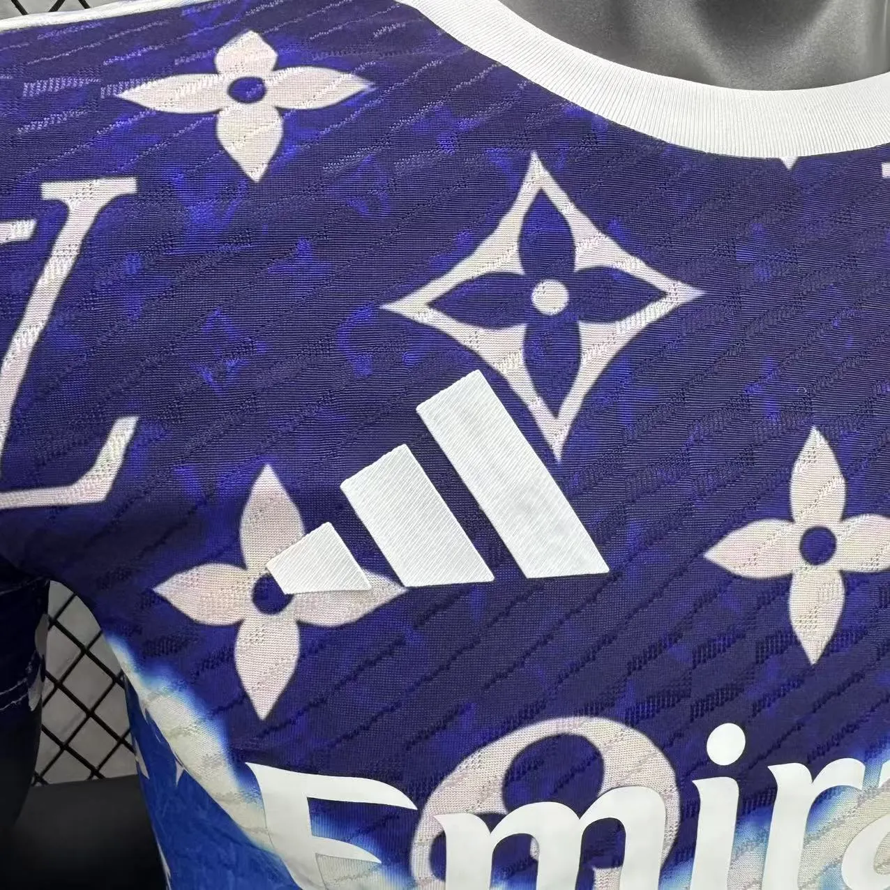 2025/2026 Versión Jugador Real Madrid Edición Especial 37 Camiseta Calidad Tailandesa — Vista 13