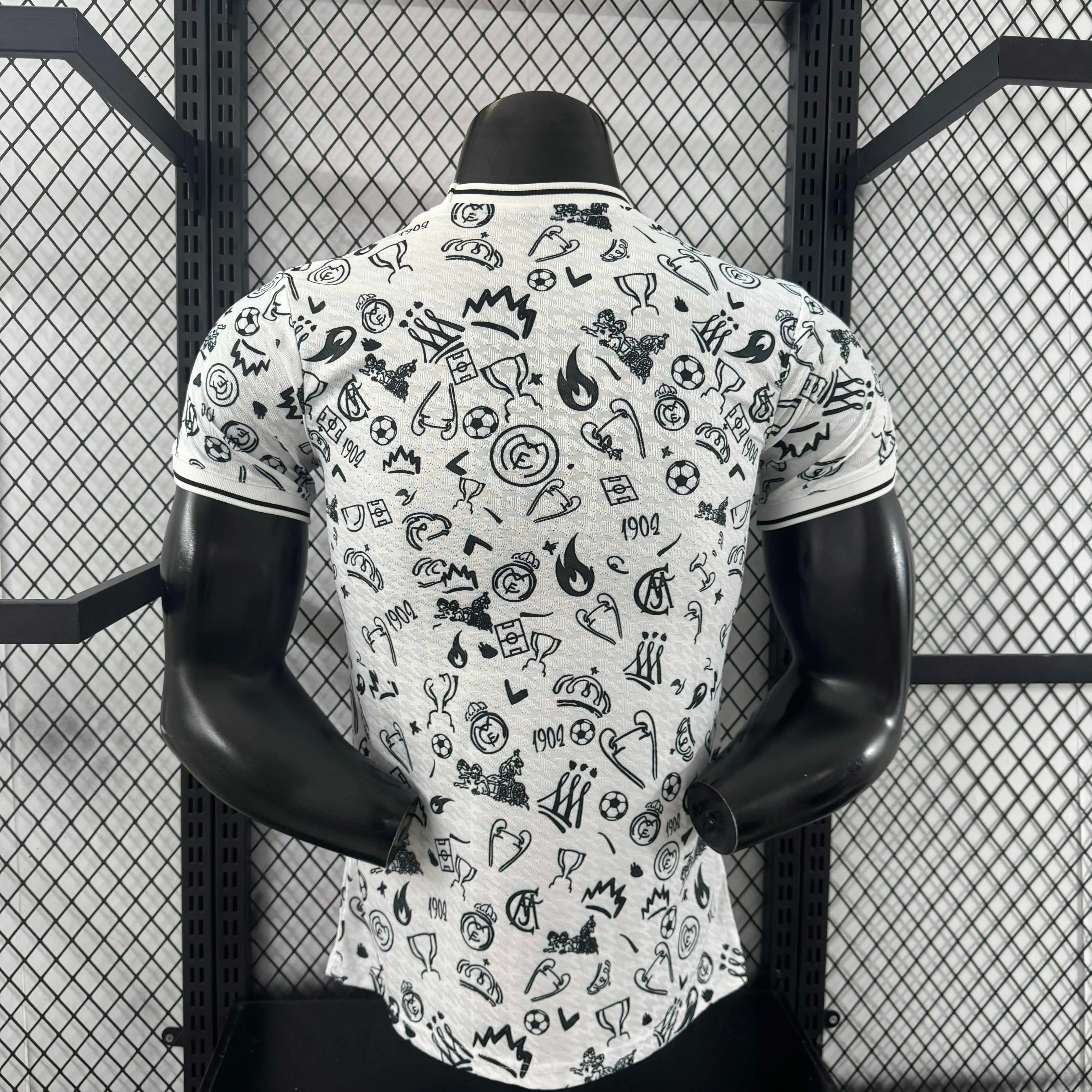2025/2026 Camiseta Edición Especial 44 Real Madrid Versión Jugador Calidad Tailandesa — Vista 12