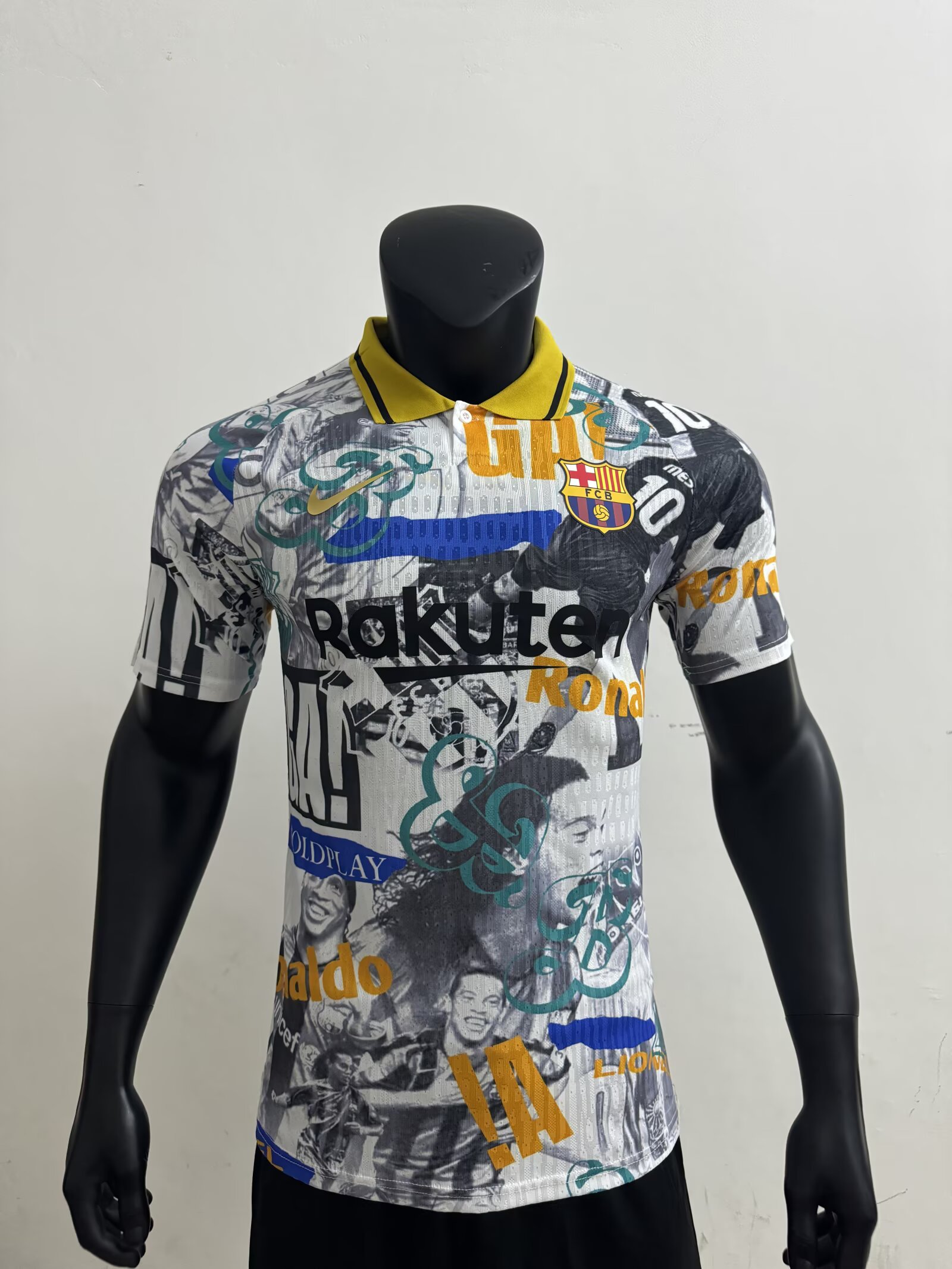 Camiseta de Fútbol Barcelona 2025/2026 Versión Jugador Edición Co-branded Ronaldinho Calidad Tailandesa — Vista 7