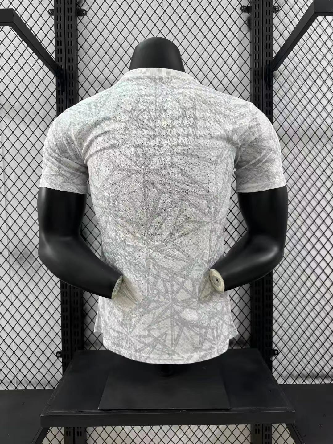2024/2025 Versión Jugador Real Madrid Edición Especial 08 Camiseta de Fútbol Calidad Tailandesa — Vista 10