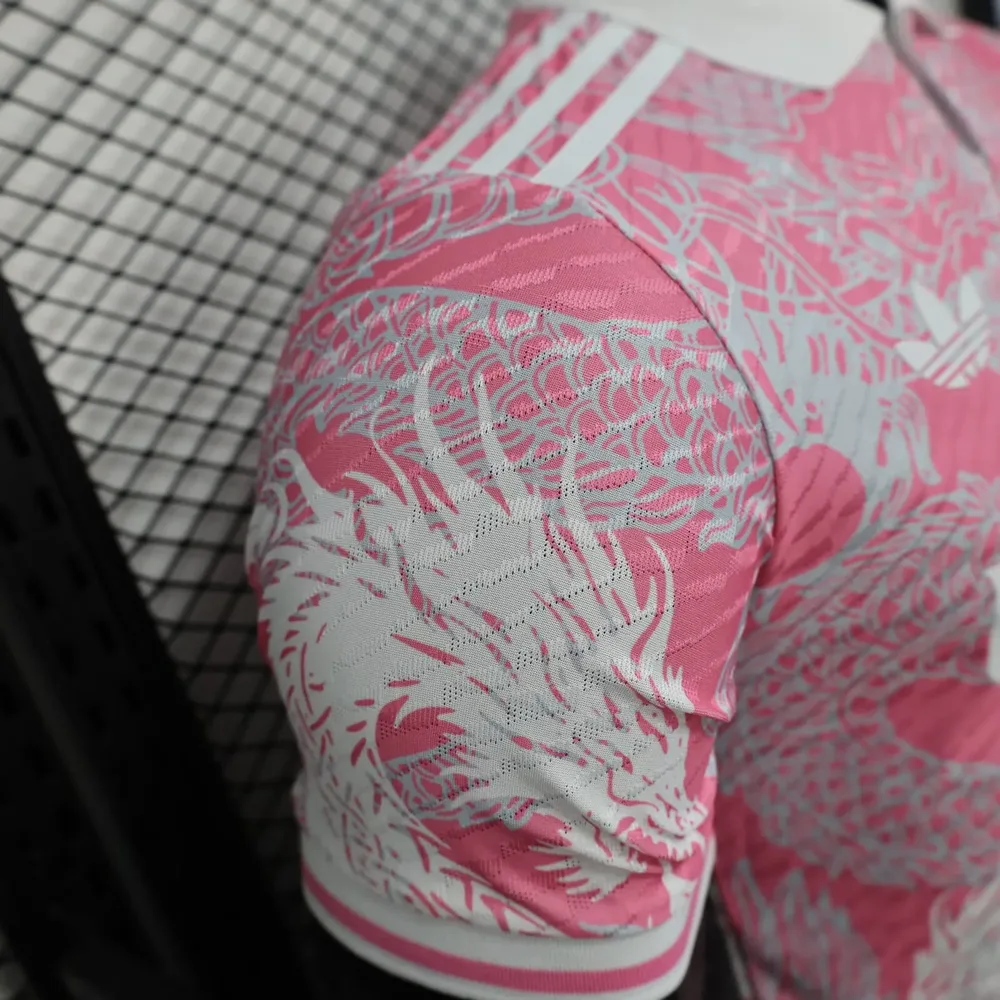 2025/2026 Versión Jugador Real Madrid Edición Especial Rosa Camiseta de Fútbol Calidad Thai — Vista 6
