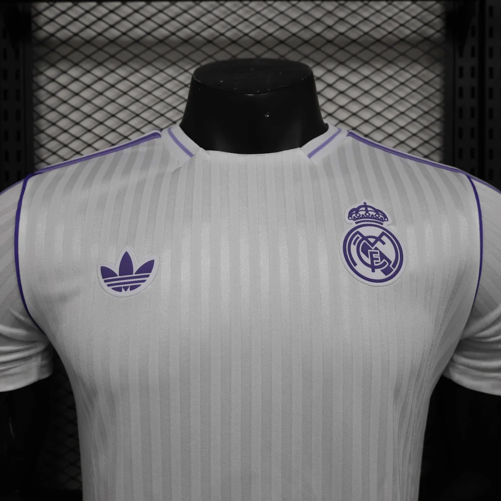 2025/2026 Versión Jugador Edición Especial Real Madrid 06 Camiseta de Fútbol Calidad Tailandesa — Vista 3