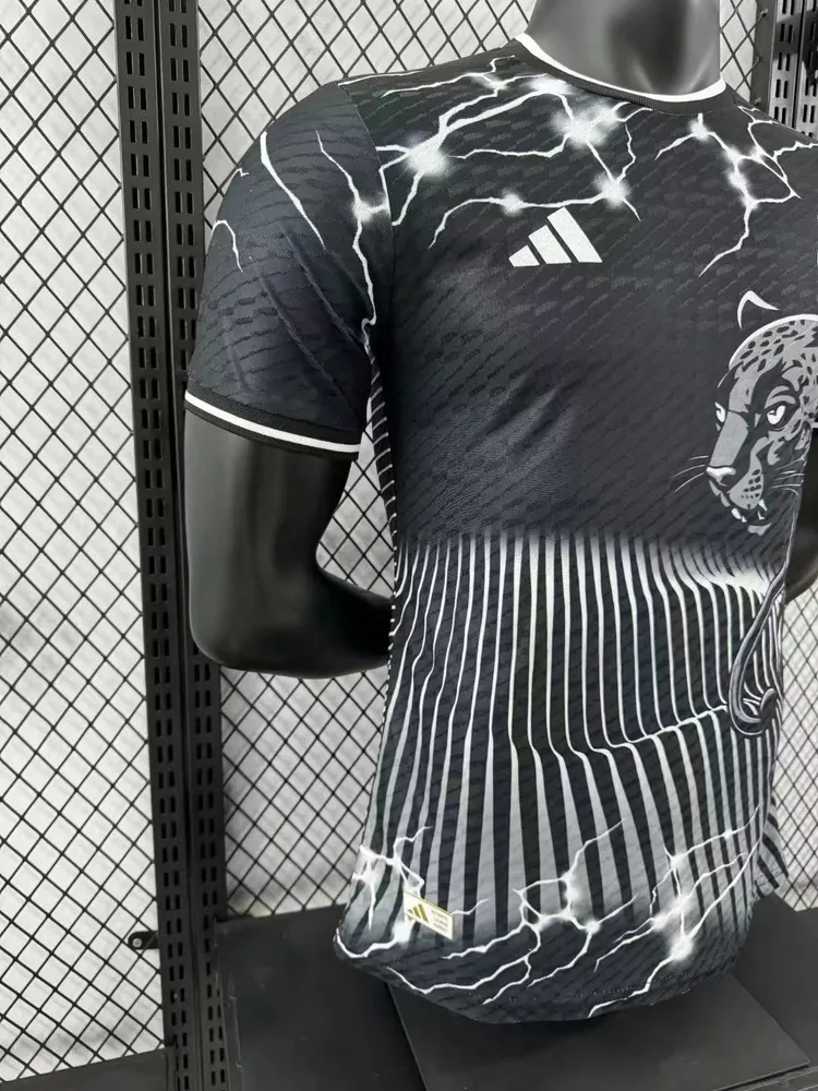 2024/2025 Real Madrid Versión Jugador Edición Especial 13 Camiseta de Fútbol Calidad Tailandesa — Vista 6