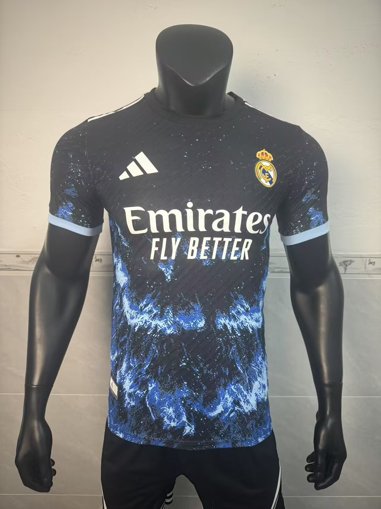2025/2026 Versión Jugador Real Madrid Edición Especial 22 Camiseta de Fútbol Calidad Tailandesa — Vista 3