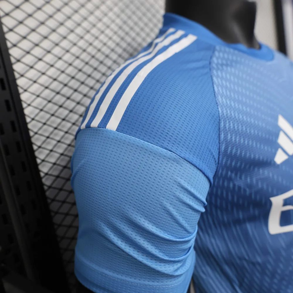 2025/2026 Versión Jugador Real Madrid Edición Especial Azul Camiseta de Fútbol Calidad Thai — Vista 6