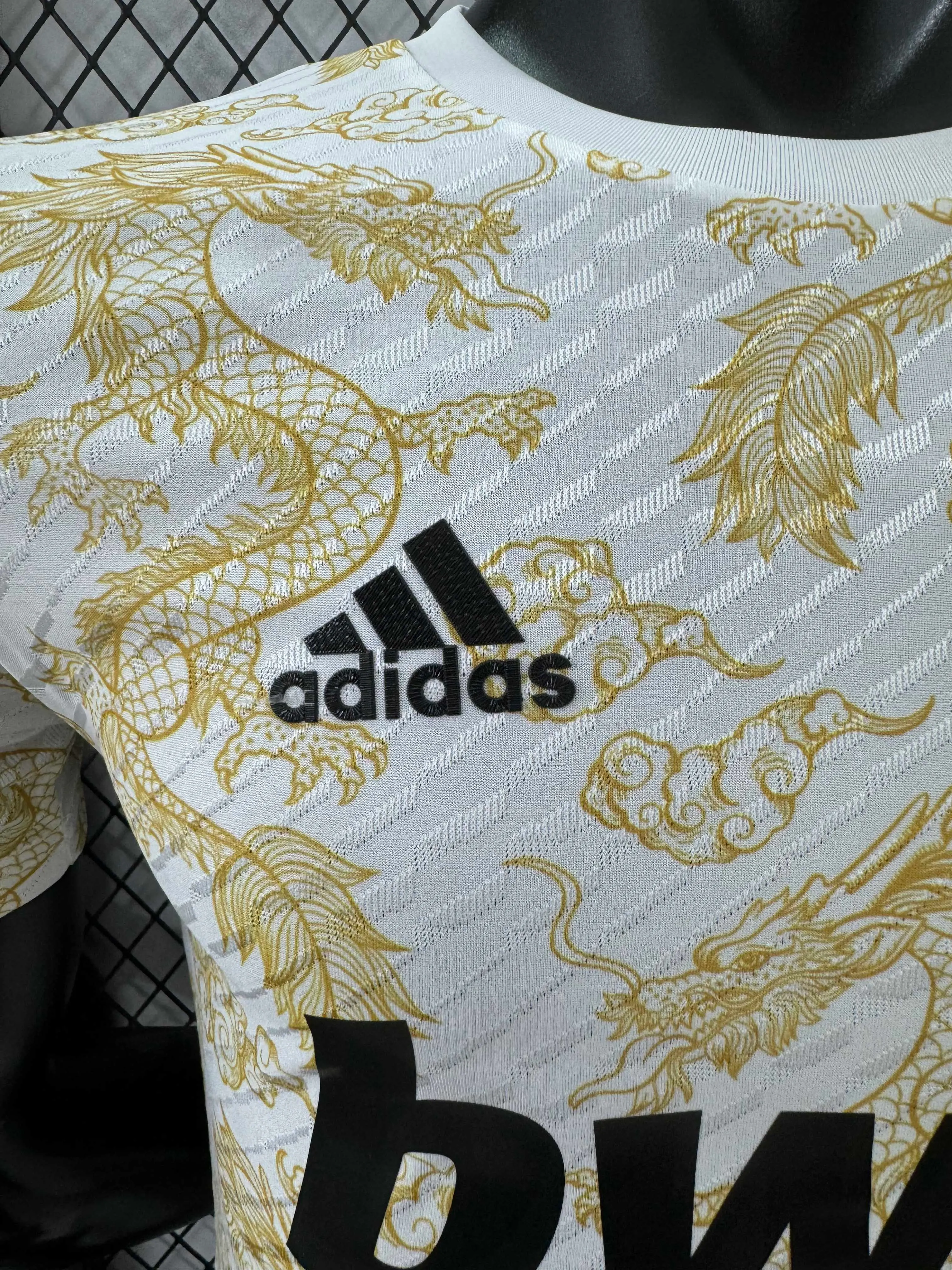 2025/2026 Versión Jugador Real Madrid Edición Especial 40 Camiseta Calidad Tailandesa — Vista 13