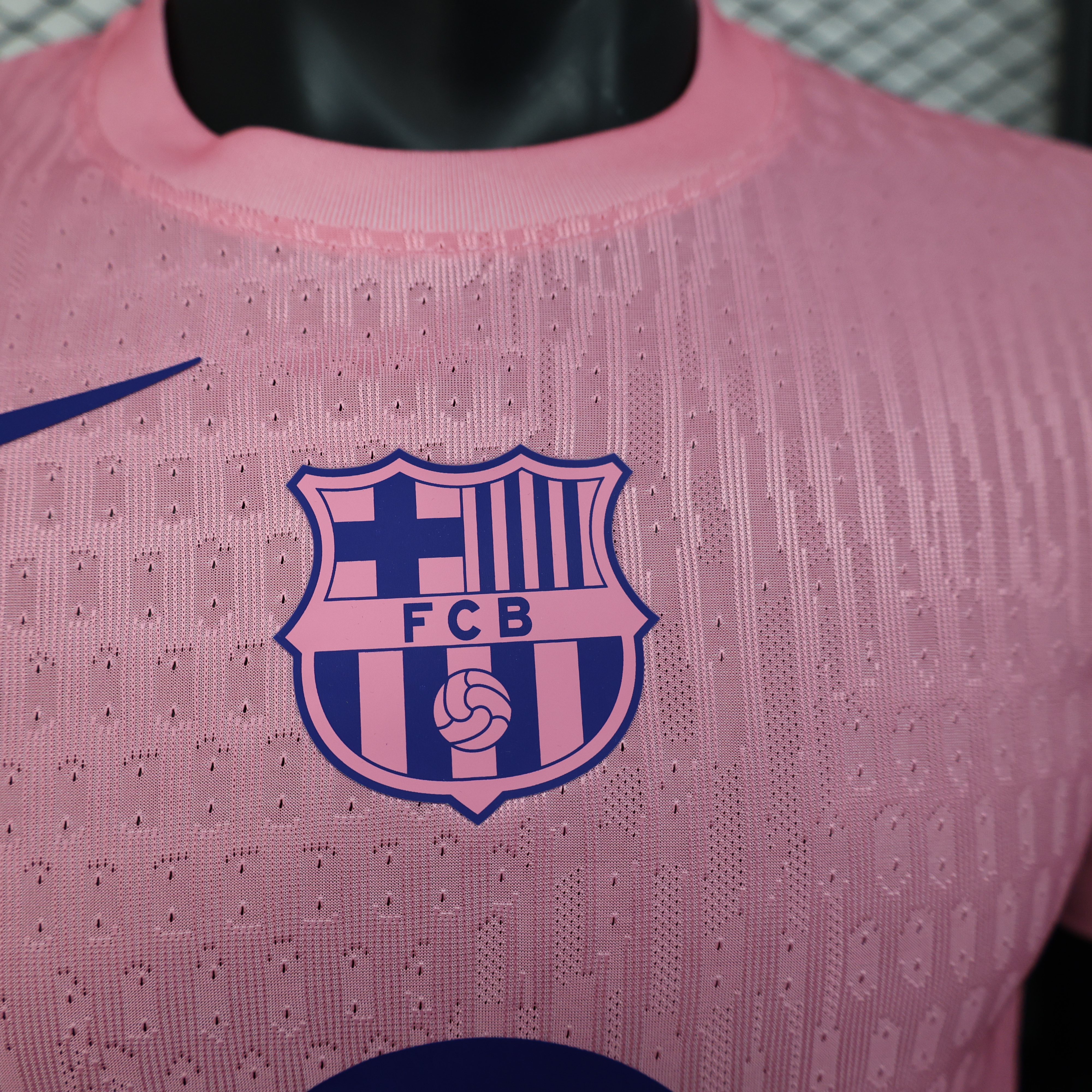 2025/2026 Versión Jugador Barcelona Rosa Sin Número Camiseta de Fútbol Calidad Tailandesa — Vista 17