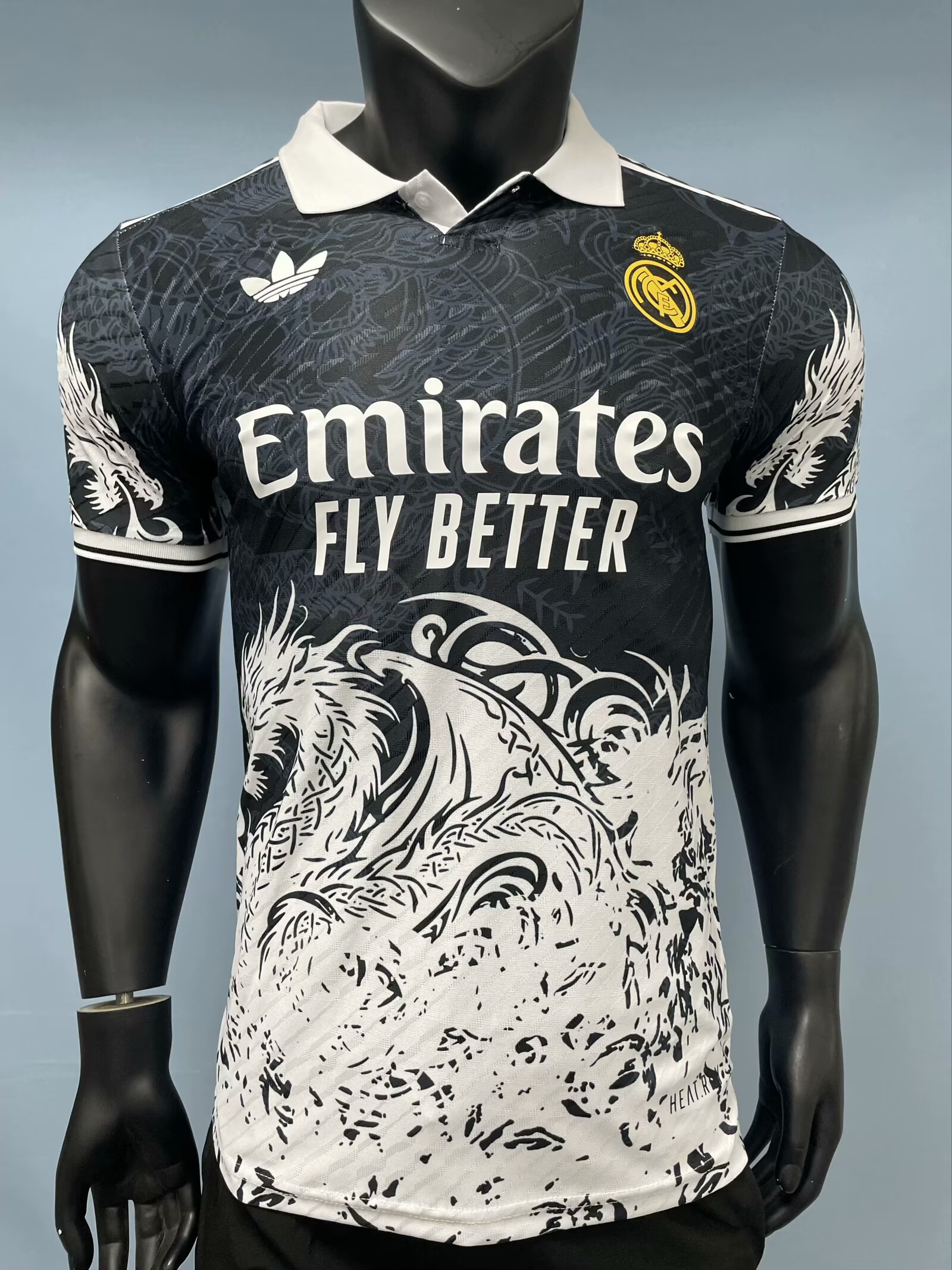 2025/2026 Versión Jugador Real Madrid Edición Especial 28 Camiseta de Fútbol Calidad Thai — Vista 3