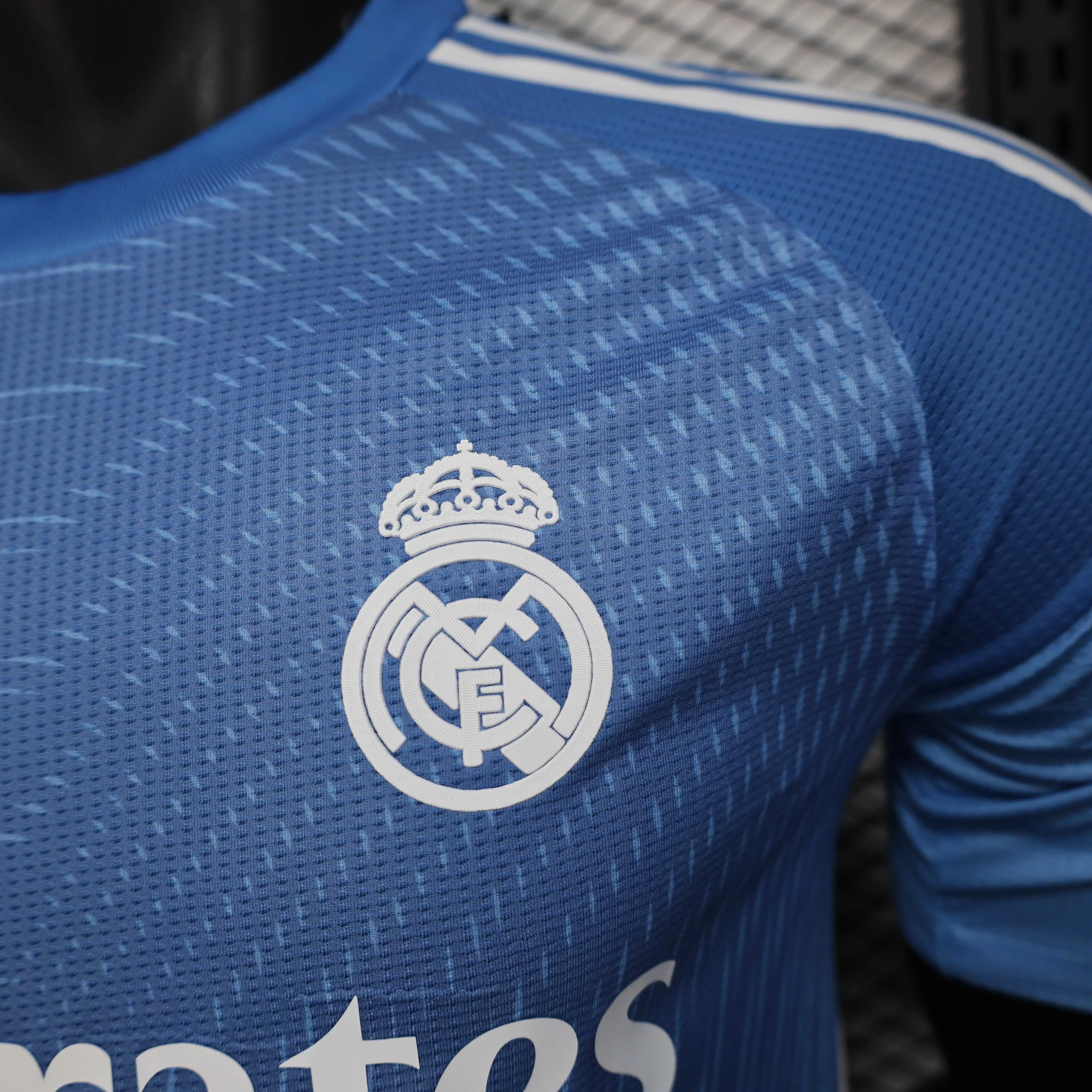 2025/2026 Versión Jugador Real Madrid Edición Especial Azul Camiseta de Fútbol Calidad Thai — Vista 14