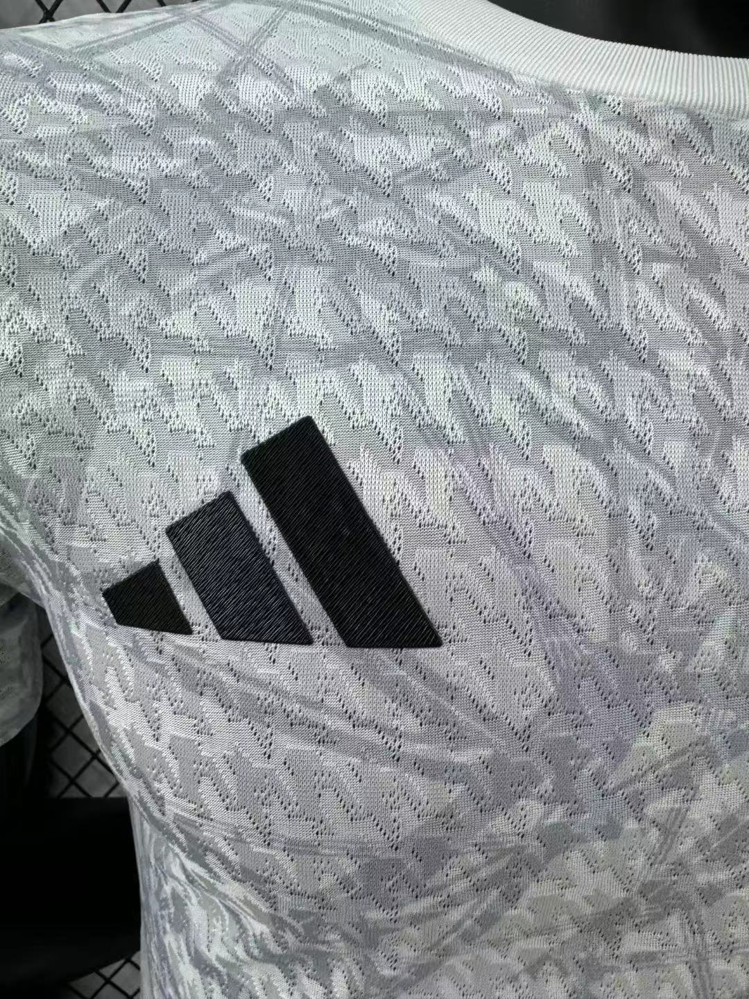 2024/2025 Versión Jugador Real Madrid Edición Especial 08 Camiseta de Fútbol Calidad Tailandesa — Vista 13