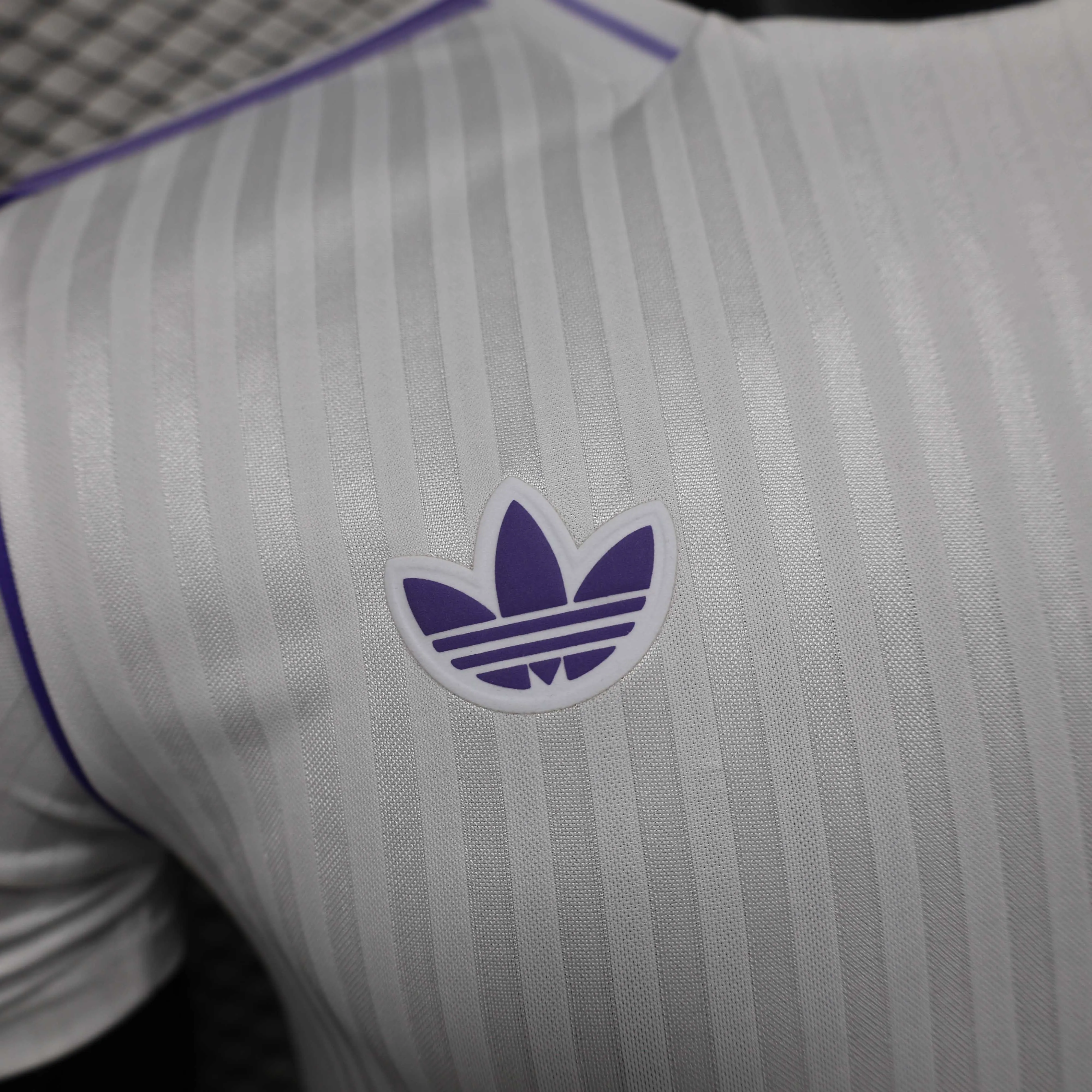 2025/2026 Versión Jugador Edición Especial Real Madrid 06 Camiseta de Fútbol Calidad Tailandesa — Vista 12