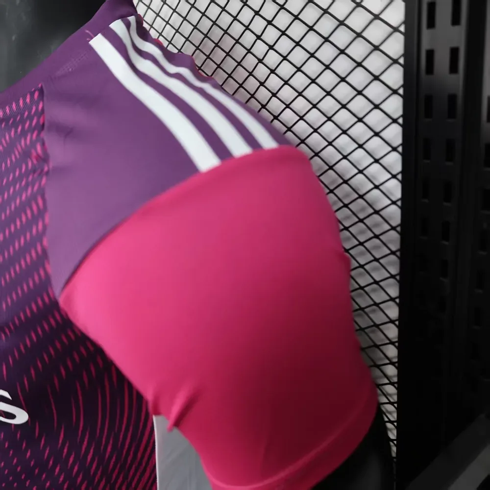 2025/2026 Camiseta Edición Especial 45 Real Madrid Versión Jugador Calidad Tailandesa — Vista 7