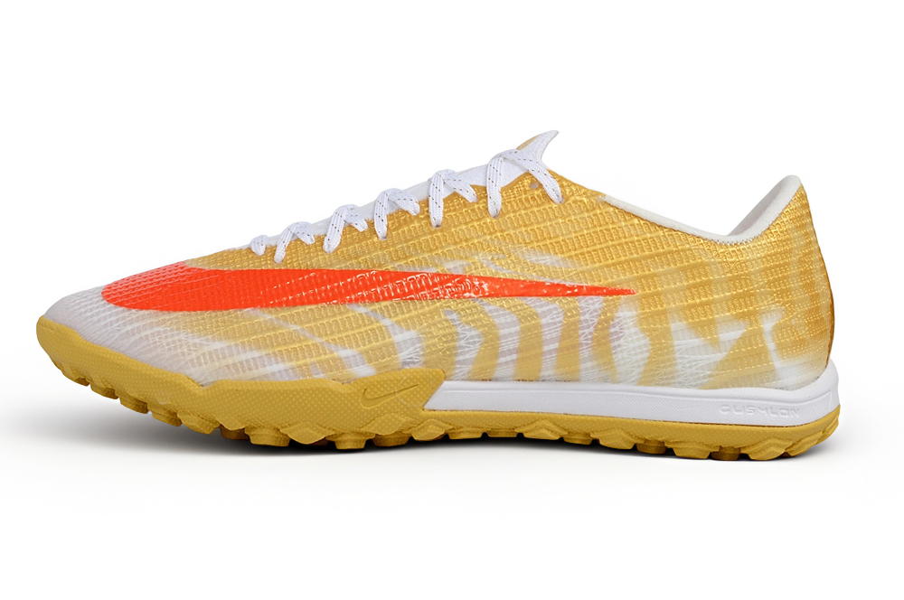 Botas de fútbol Mercurial 17 TF blanco y dorado, suela dorada